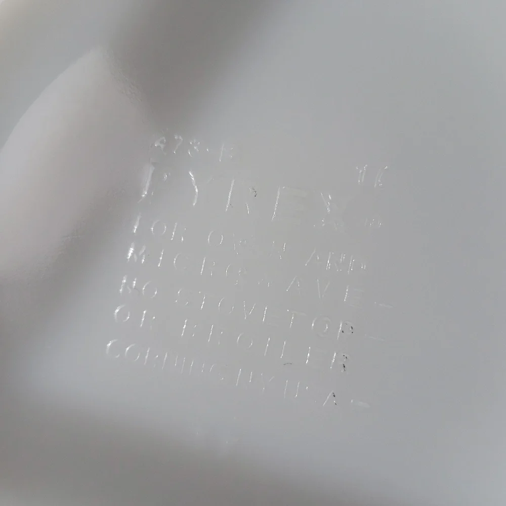Pyrex 473 B Vtg 1981 Specked